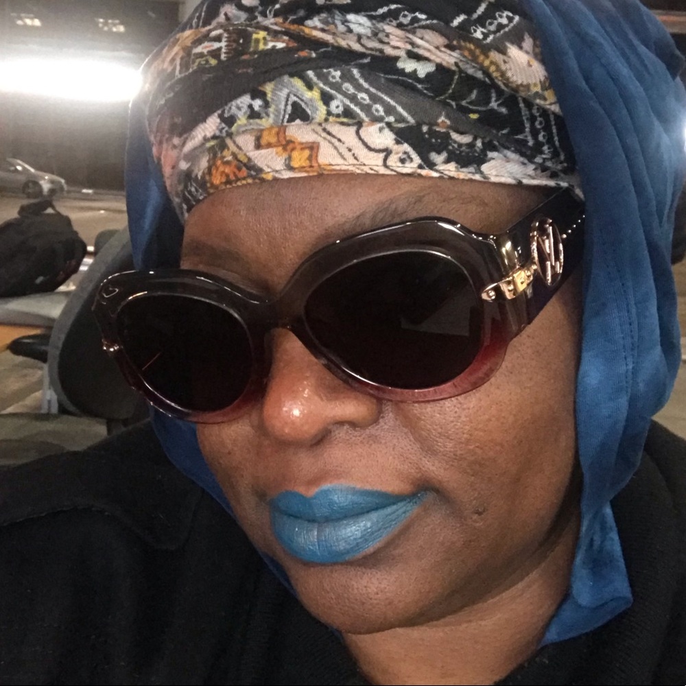 Meet your Posher, Sebrena